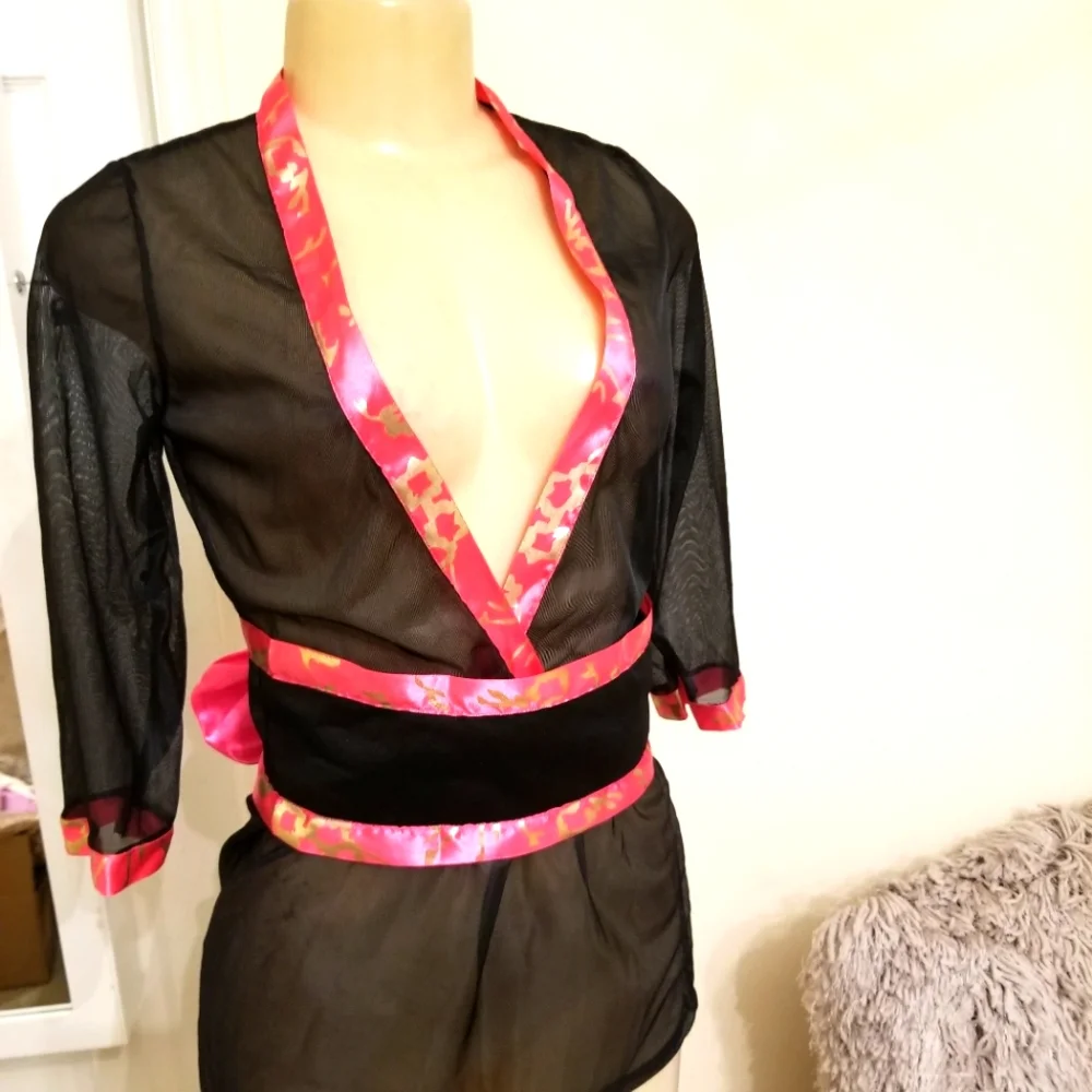 Lingerie - Picture 1 of 2